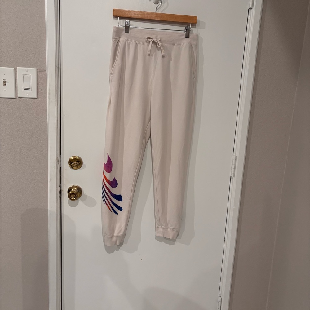 Nike Yoga Luxe A.I.R. Cream Women’s Medium 7/8 High Rise Fleece Joggers - Picture 5 of 15
